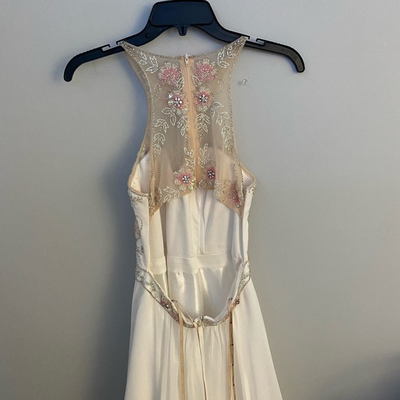 White prom dress - Picture 4 of 4